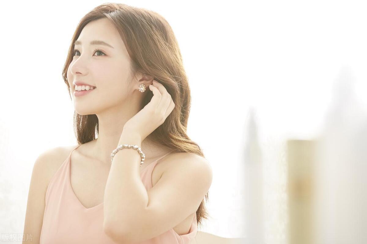 用黑头导出液去黑头的最好方法,黑头一夜快速消小偏方