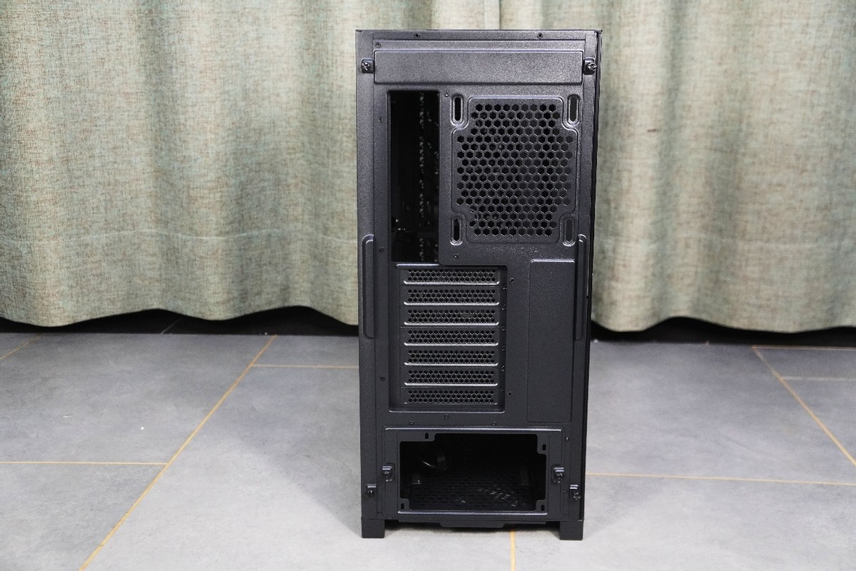 安钛克p20c机箱集线器,安钛克中塔p20无光侧透