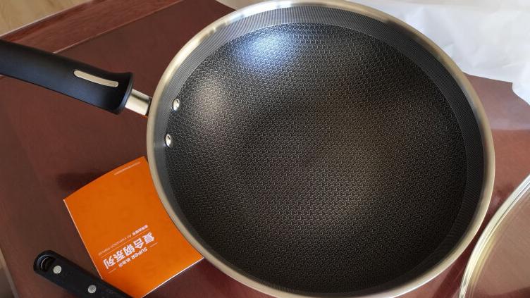 炒菜易粘锅糊底？那就试试这款苏泊尔炒锅吧