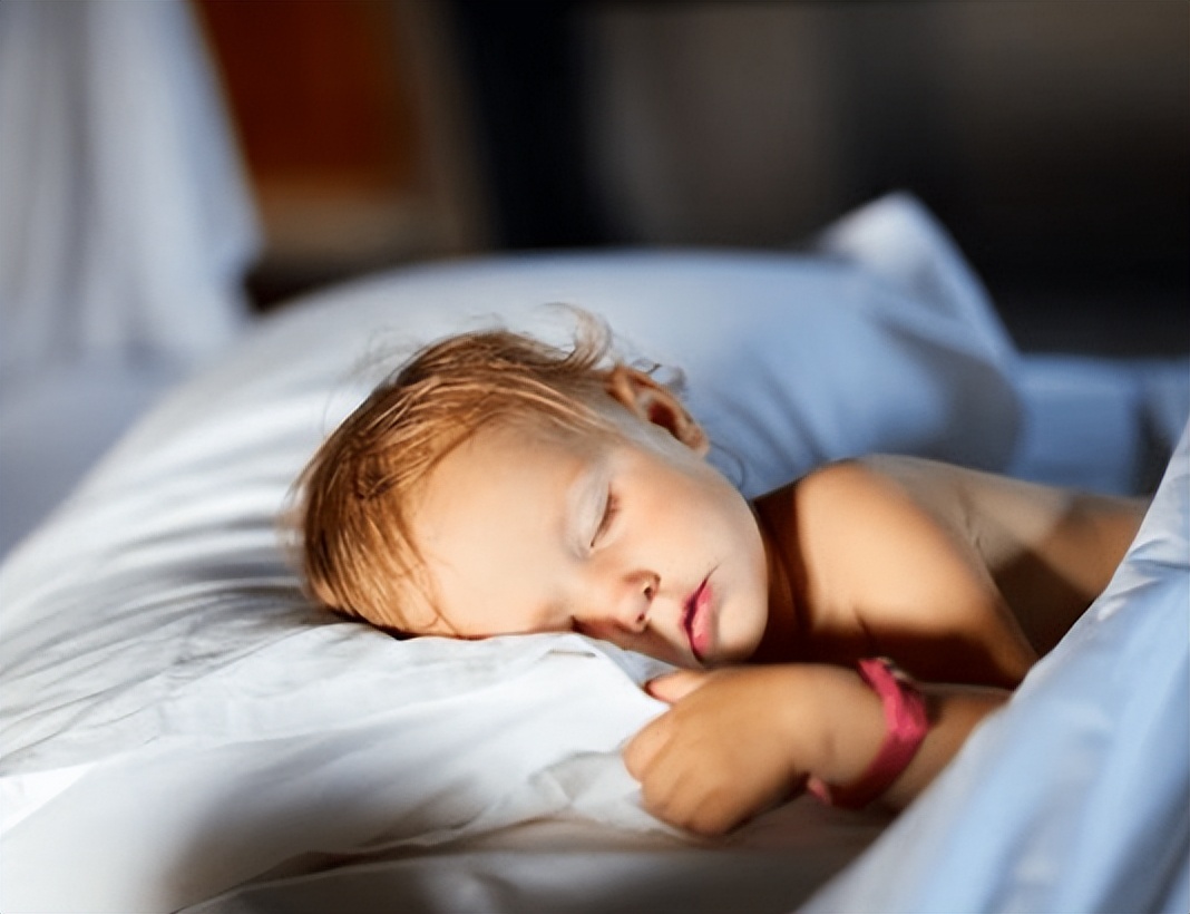 想让宝宝更聪明睡眠很重要,培养宝宝连续睡眠的好习惯