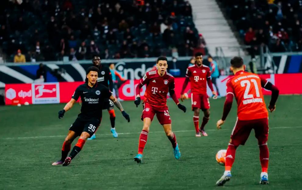 德甲法兰克福胜沙尔克,德甲拜仁慕尼黑vs奥格斯堡首发