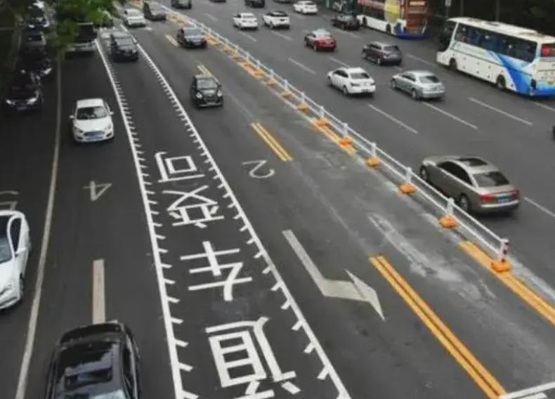 开车看到锯齿车道怎么处罚,开车遇到锯齿车道罚款