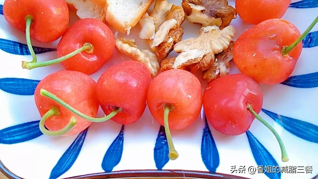 我家高三生的营养低脂早餐第9天，虾和牛肉在一起吃