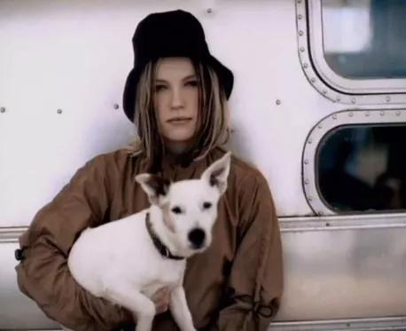 琳恩玛莲最新歌曲,琳恩玛莲英文曲