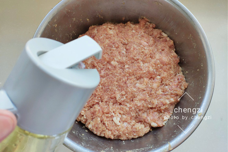 四喜丸子怎么做才有饭馆的味道,东北年夜饭16个硬菜四喜丸子