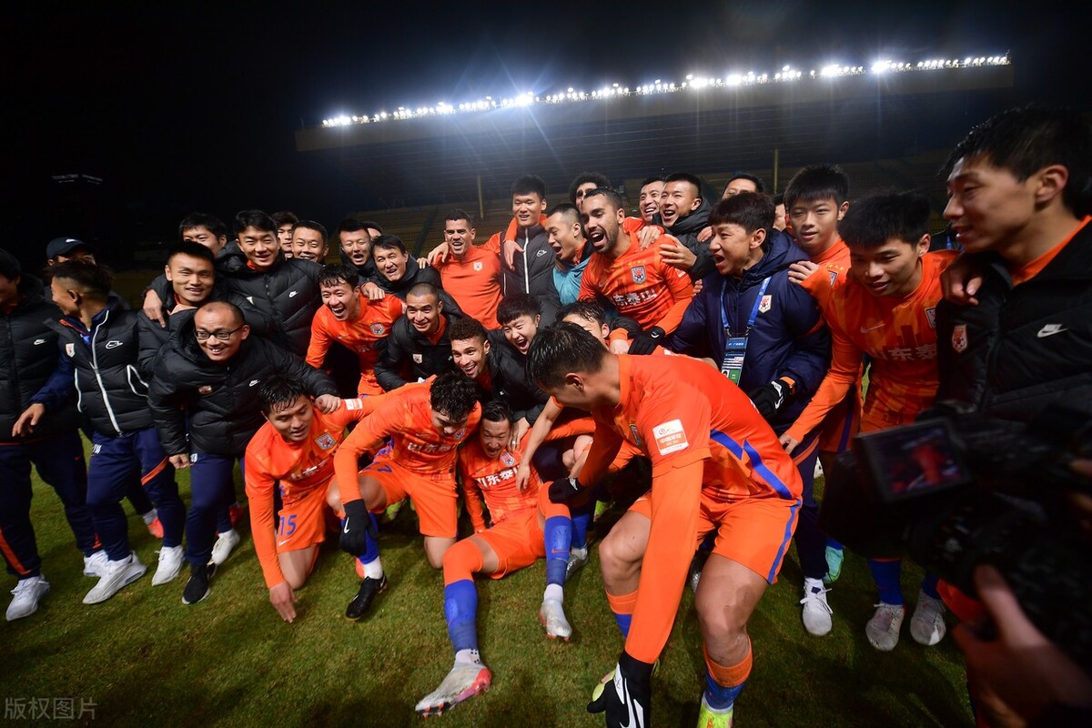 中超鲁能泰山大胜,中超山东泰山队16连胜