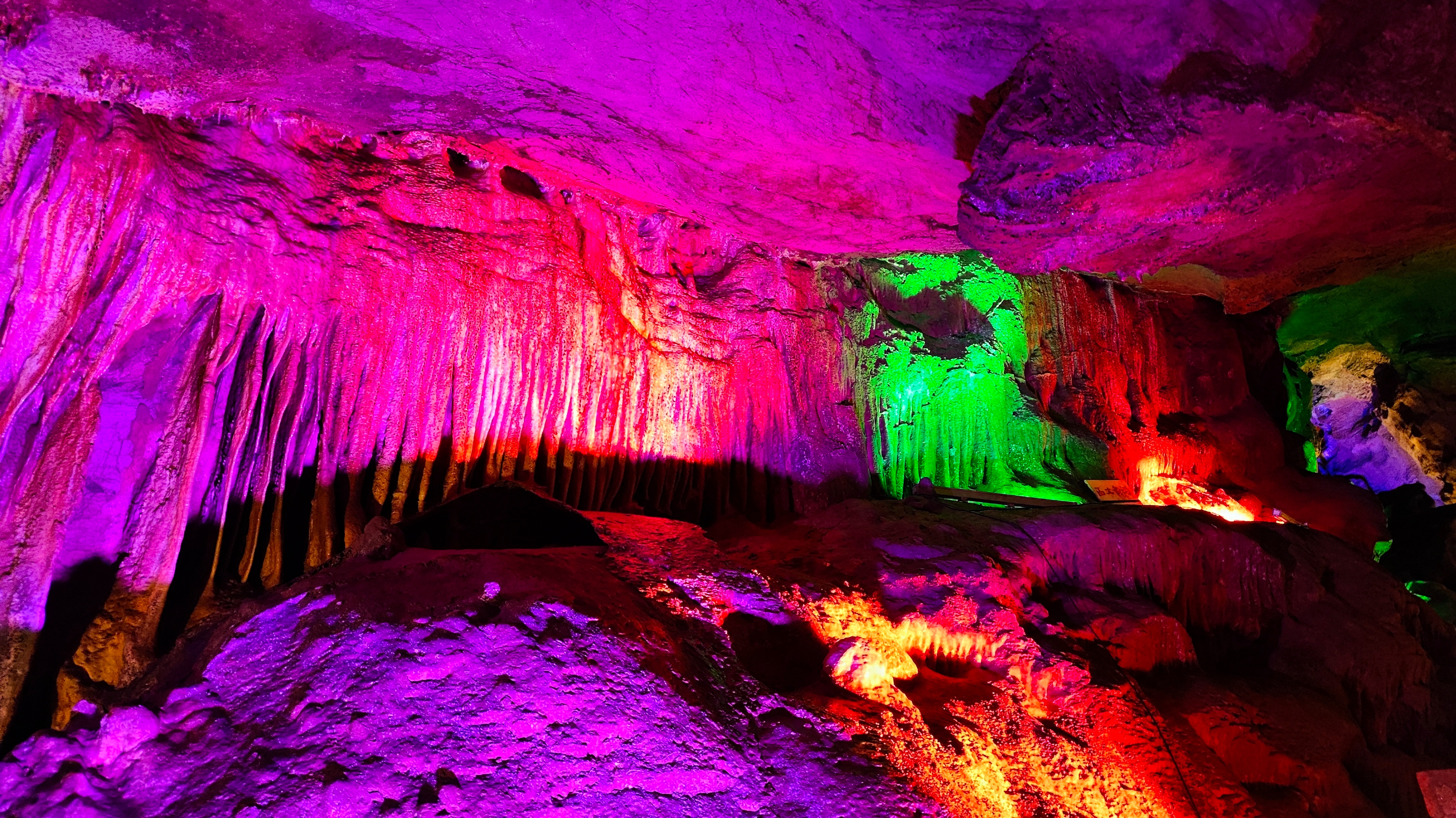博山开元溶洞门票10月30日免费吗,博山溶洞和开元溶洞哪个更好