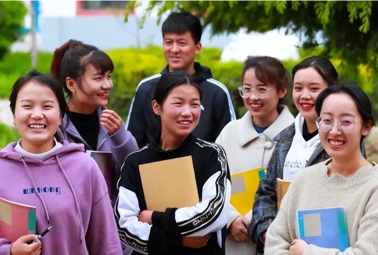 “爸妈给买了套房”,大学生请假主打“嚣张”,要多嚣张有多嚣张