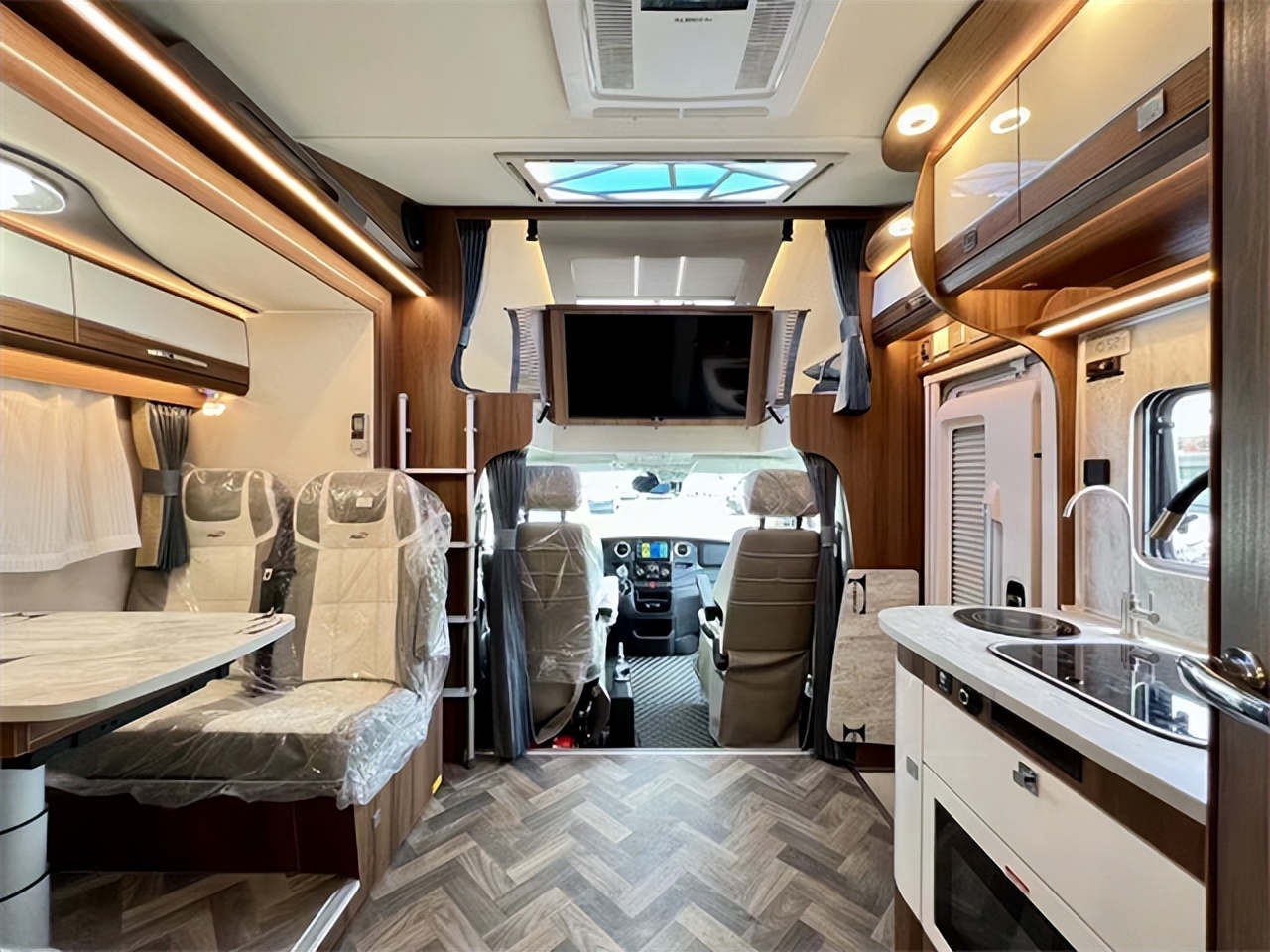 奇瑞瑞弗v820波尔多红多少钱,瑞弗v820最新款多少钱