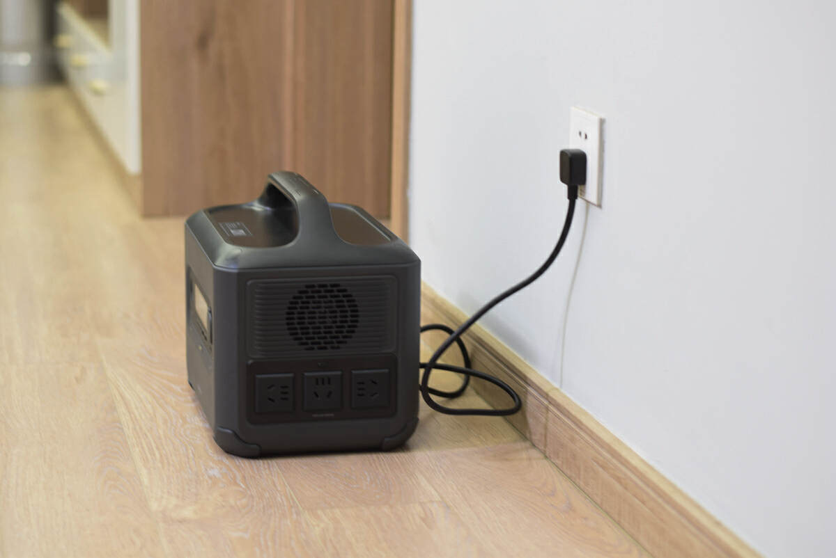 绿联户外电源gs1200实测,露营用户外电源推荐