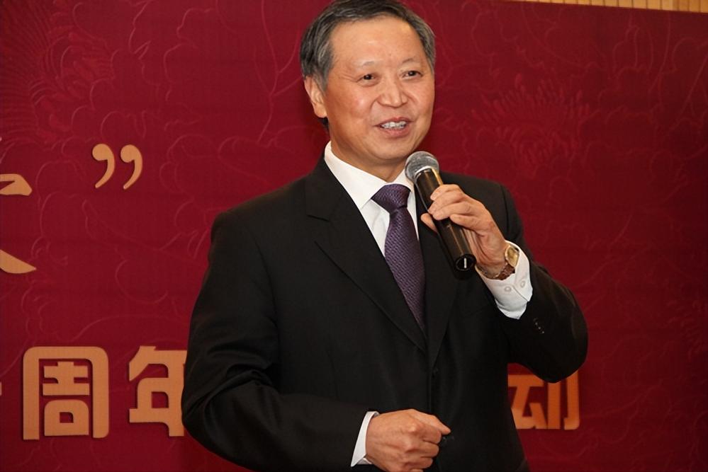 蛇王隆力奇,隆力奇蛇王