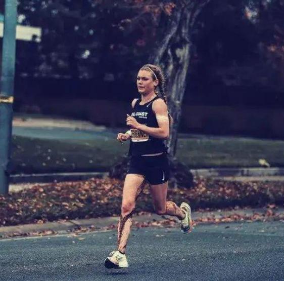 美女跑马拉松完整视频,跑马拉松美女冲刺