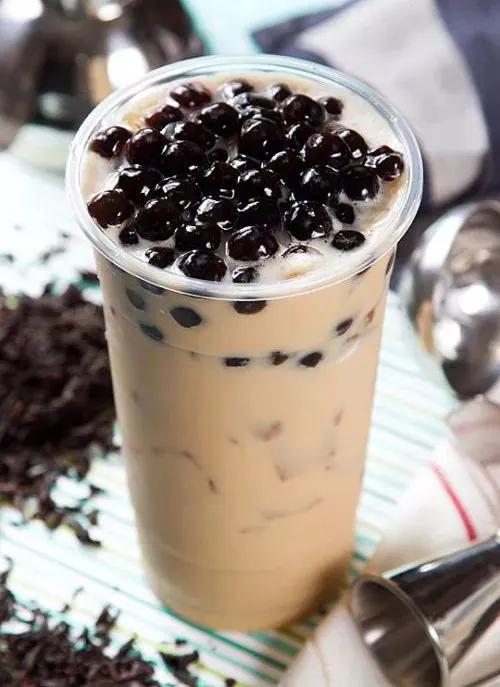 傍晚带孩子逛街偶遇表哥一家