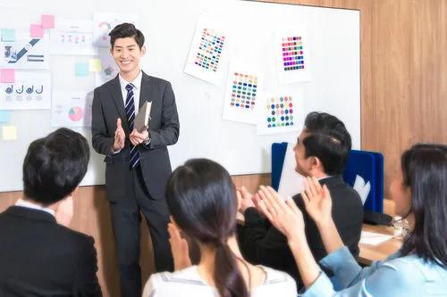 女设计师工资一般多少,女设计师一年收入多少