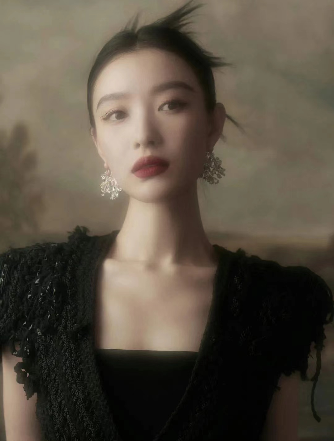 倪妮红毯百变穿搭图,倪妮金色闪光裙高定