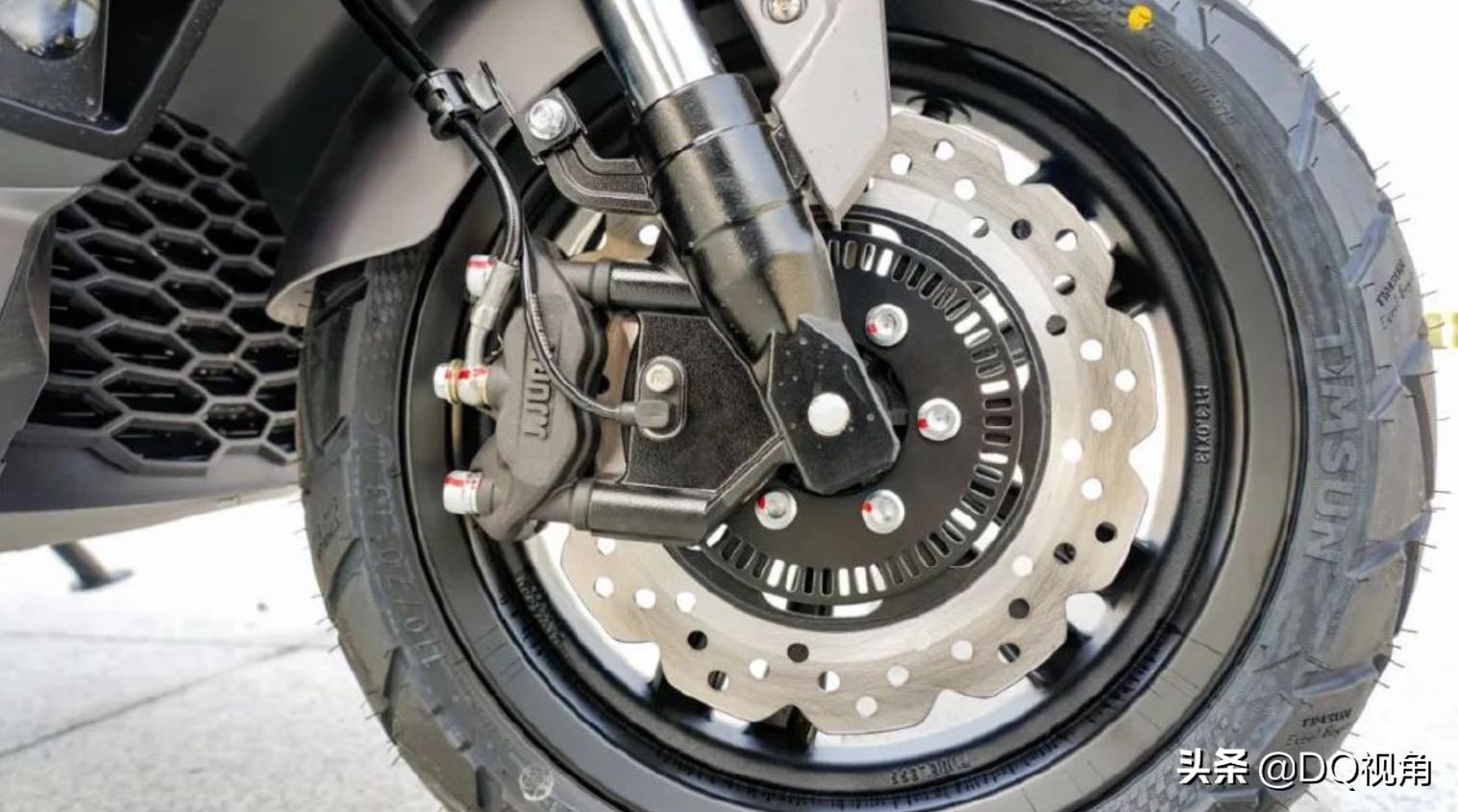 龙嘉新款250踏板评测,龙嘉xdv250踏板摩托车越野