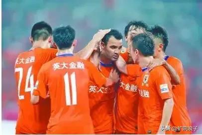 泰山进攻型打法,泰山队阵容打法