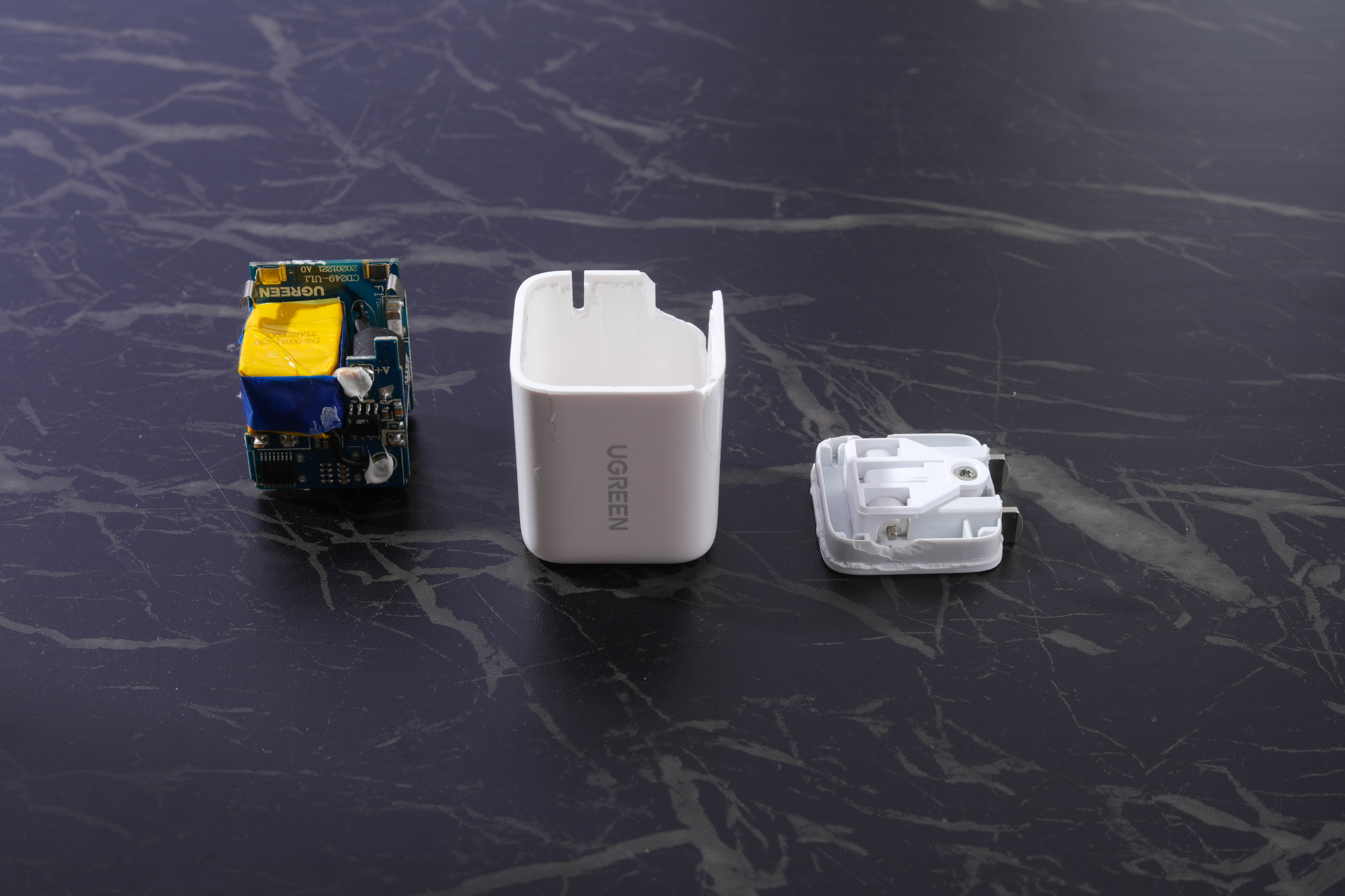 iphone20瓦快充头拆解教程,品牌苹果30w快充头拆解测评