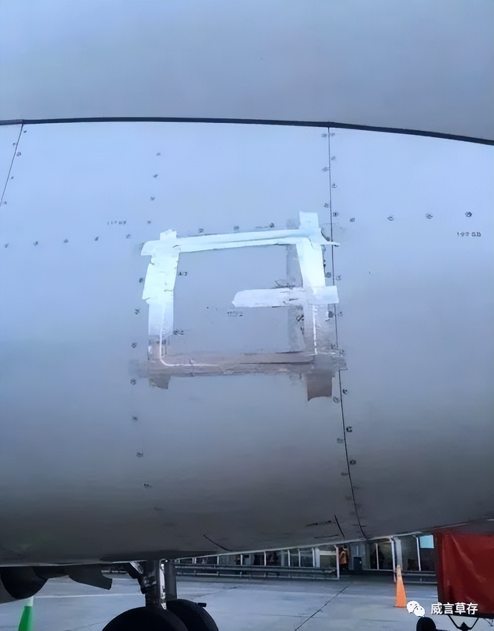 飞机逃生通道座位怎么选,飞机逃生指南