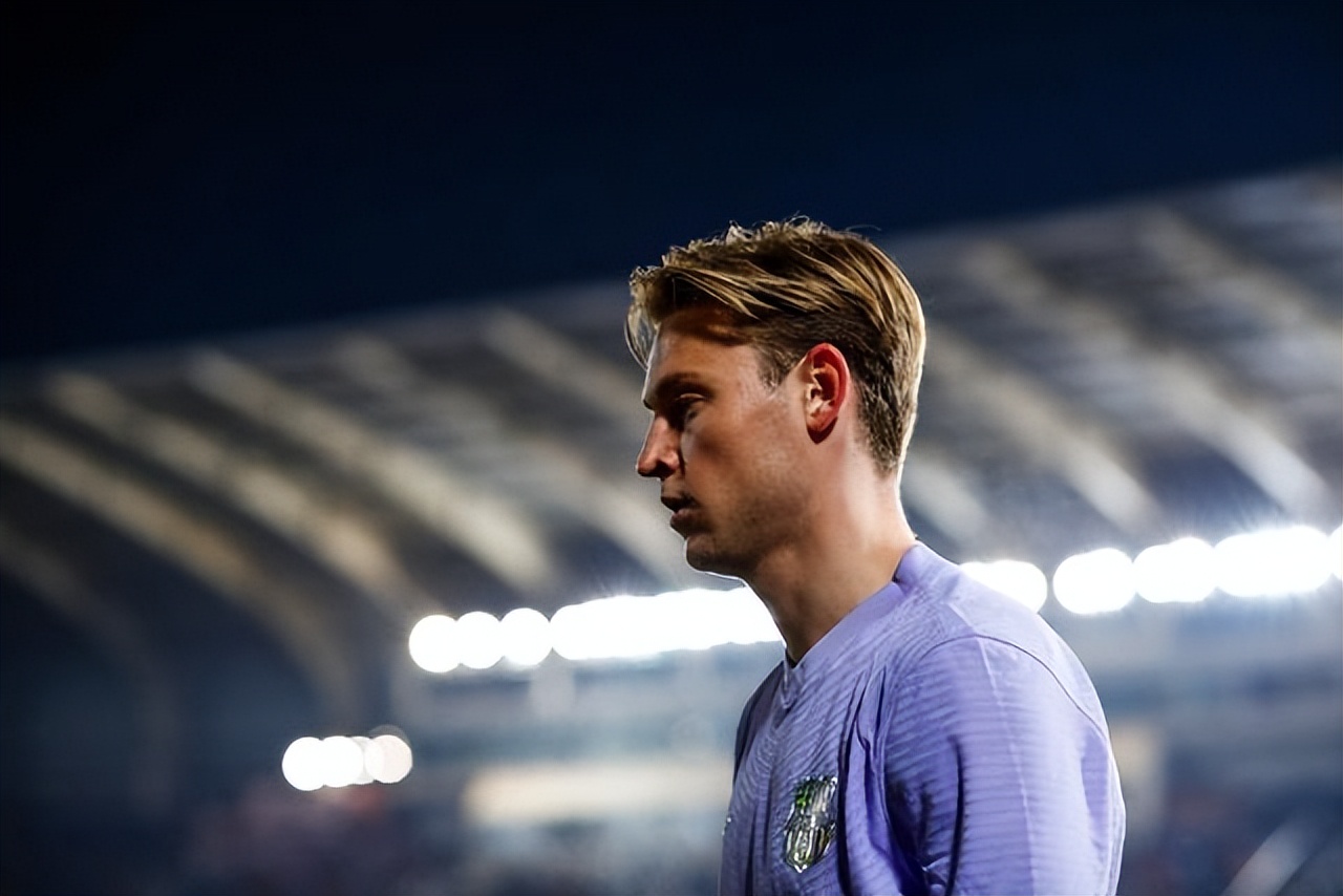 巴萨对德容态度,巴萨欠梅西钱吗