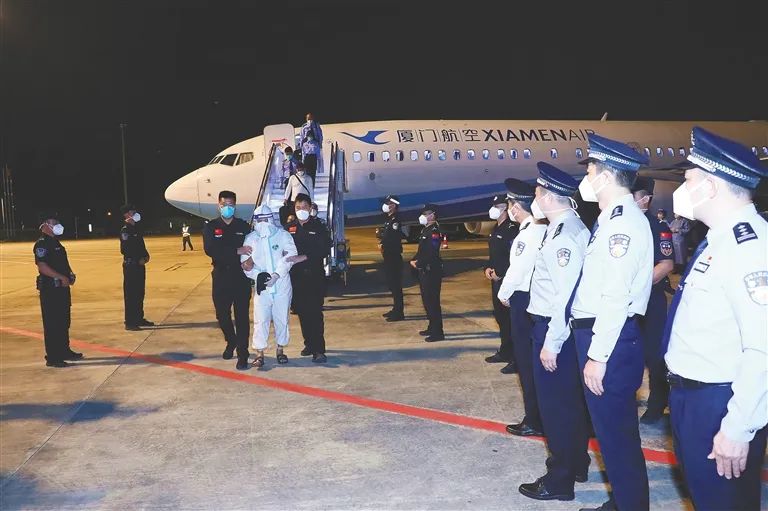 海南新闻频道直播利剑护航自贸港,海南新闻频道利剑护航自贸港重播