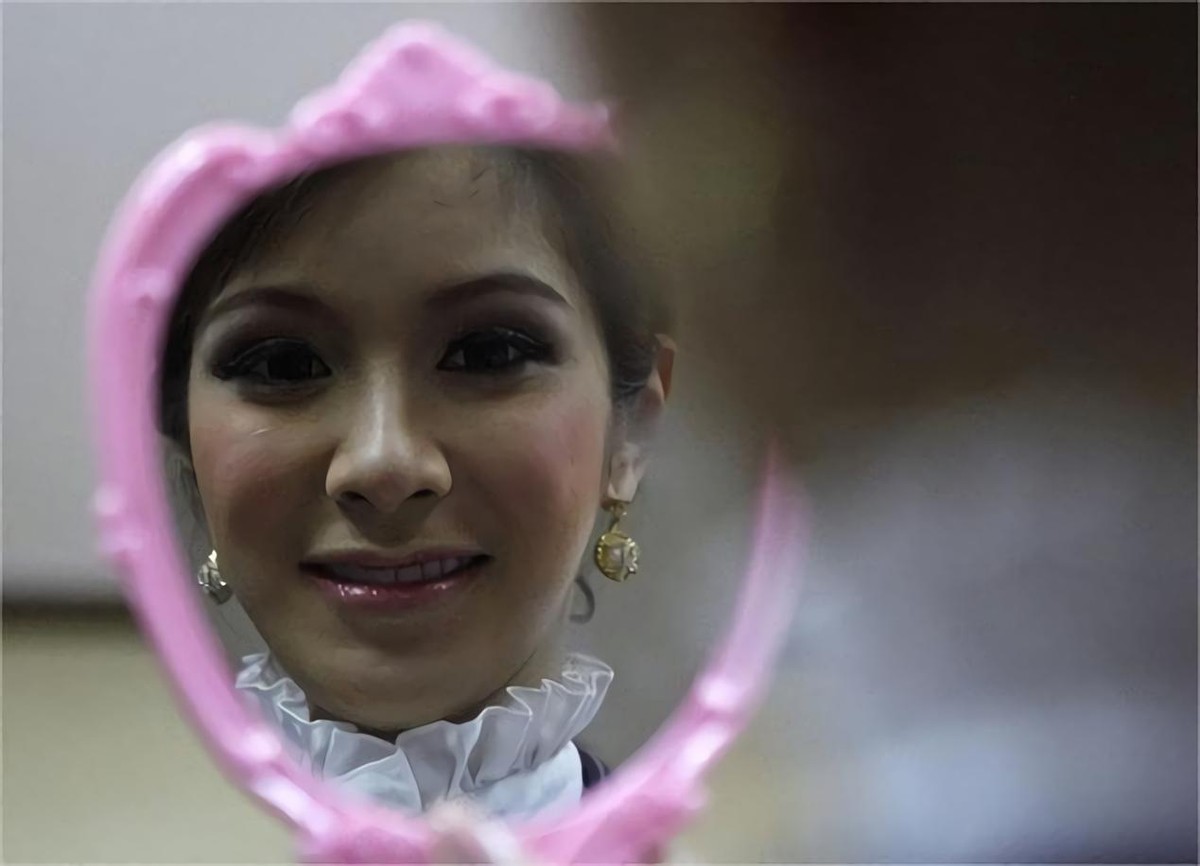 赚的钱甚至不够买药？黄金工作期仅10年！揭秘泰国人妖的悲惨生活