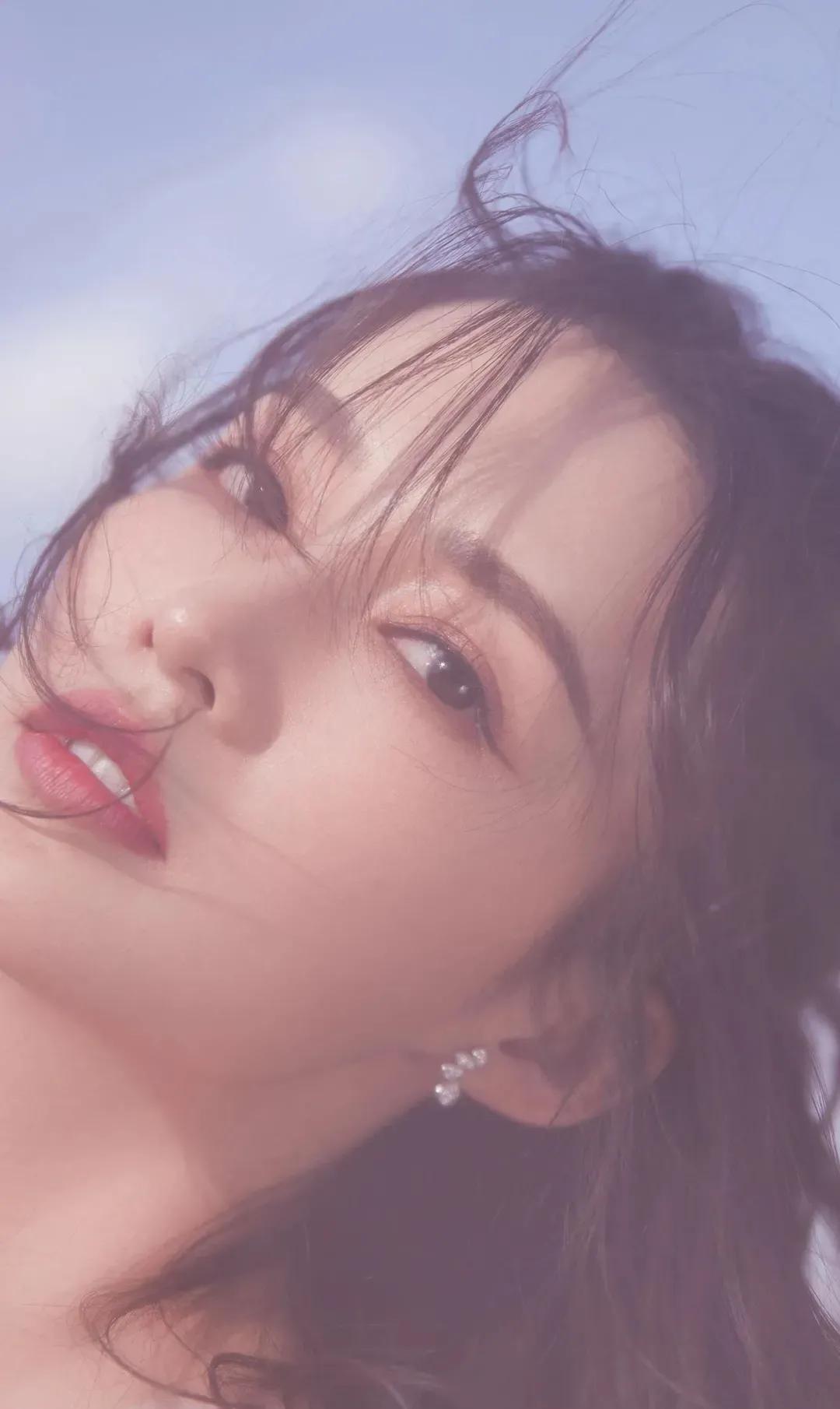 姹紫嫣红霞笼雾，佳酿温馨浅浅歌