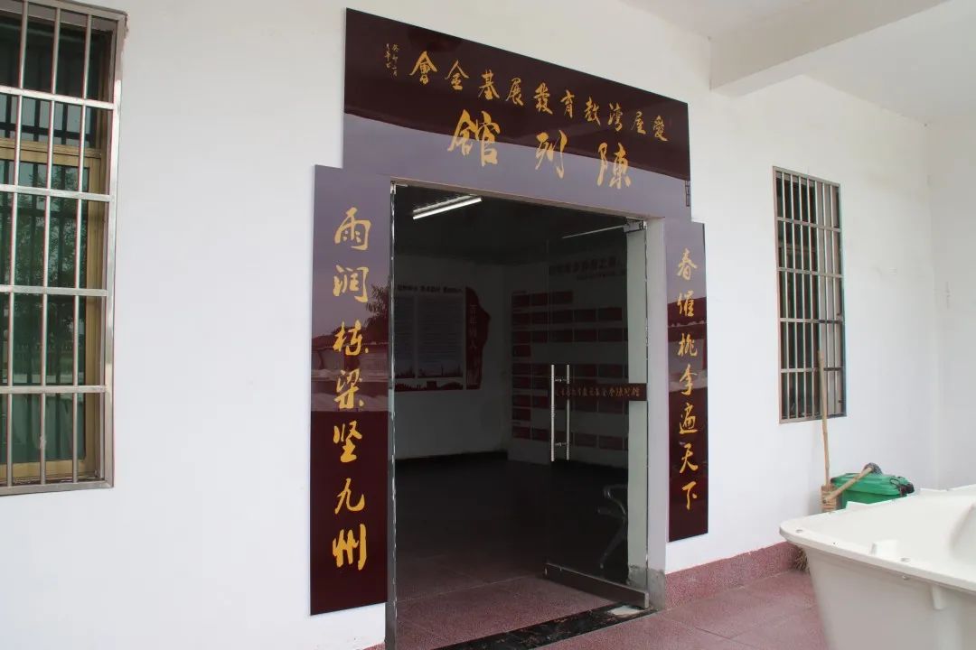 一个小山村走出600多名大学生,小山村15年走出300位大学生视频