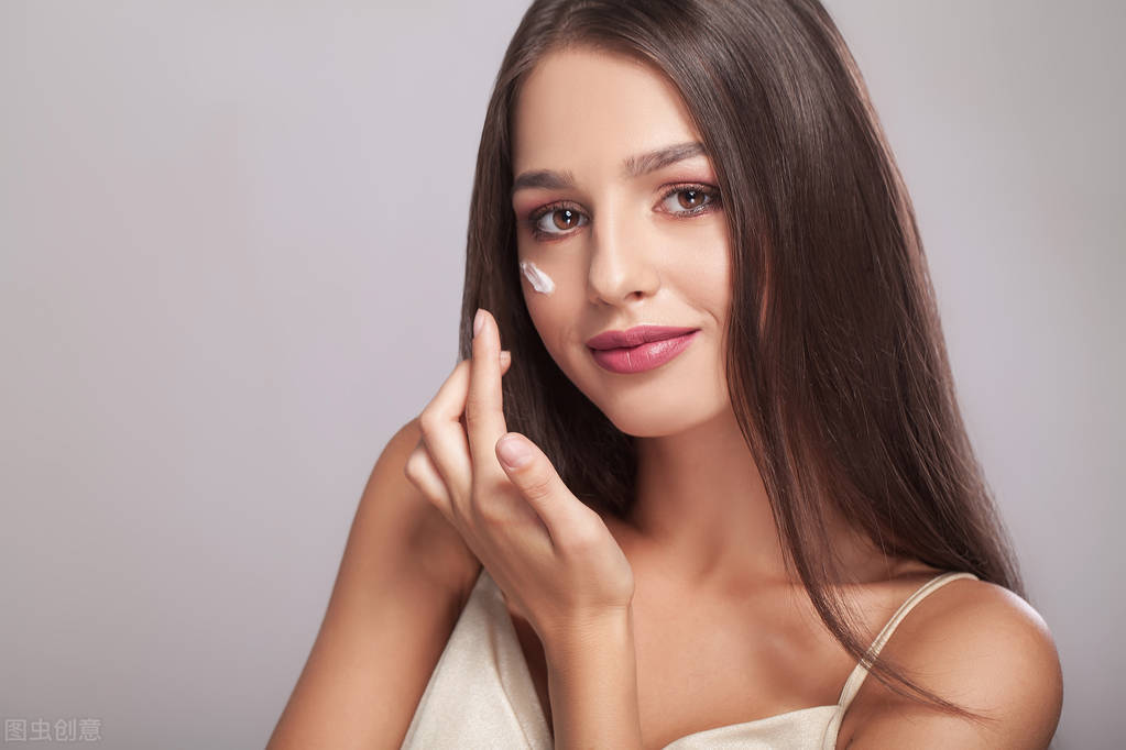 眼睛细纹干纹怎么消除美容院,眼睛有细纹美容院怎么做