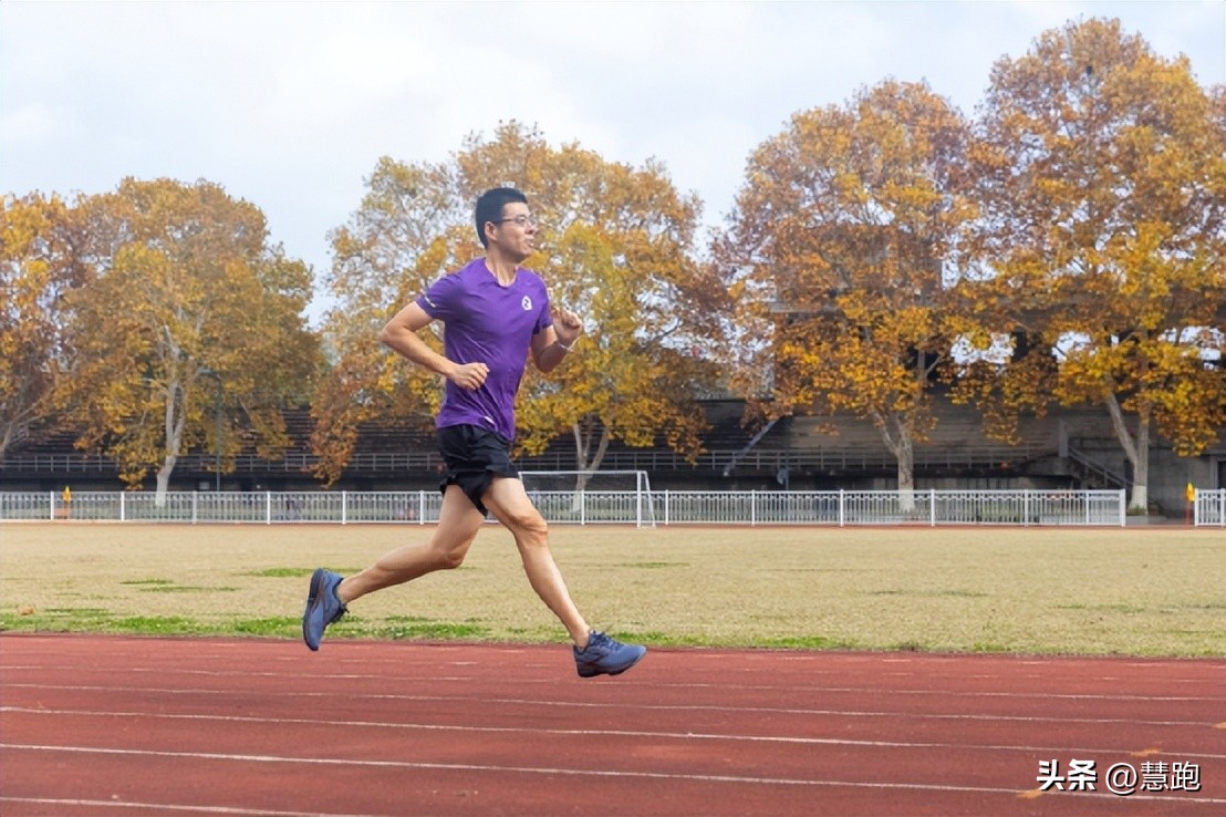 脚感好到飞起的跑鞋,灵动与飘逸的球鞋