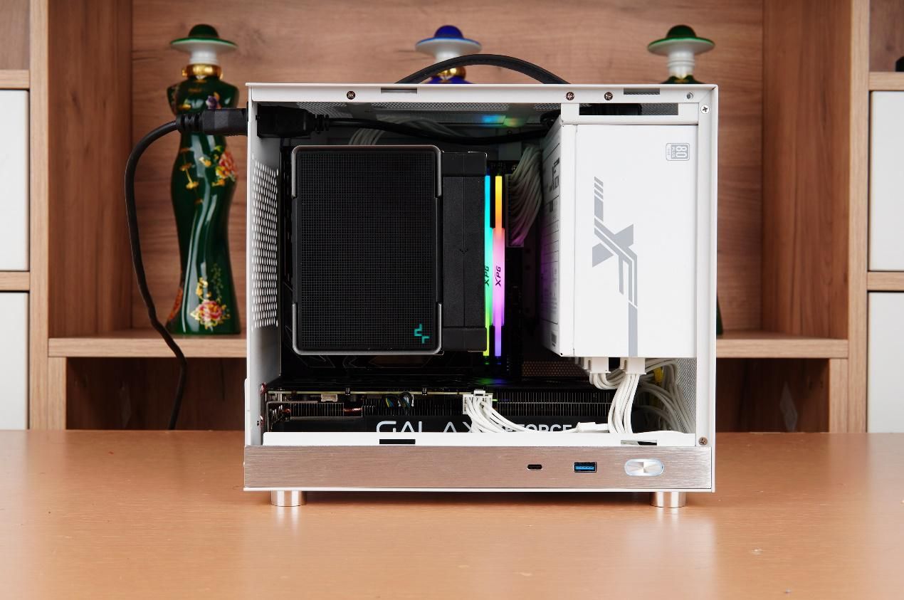 itx机箱闪鳞g200装机推荐,闪鳞g200机箱尺寸