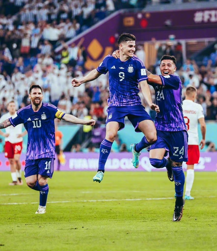 足球是什么时候出现的,足球最早诞生的时候叫什么名字