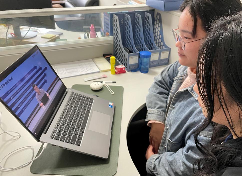 10大高薪专业公布，刚毕业就能达到7000元以上，还具有一个共同点