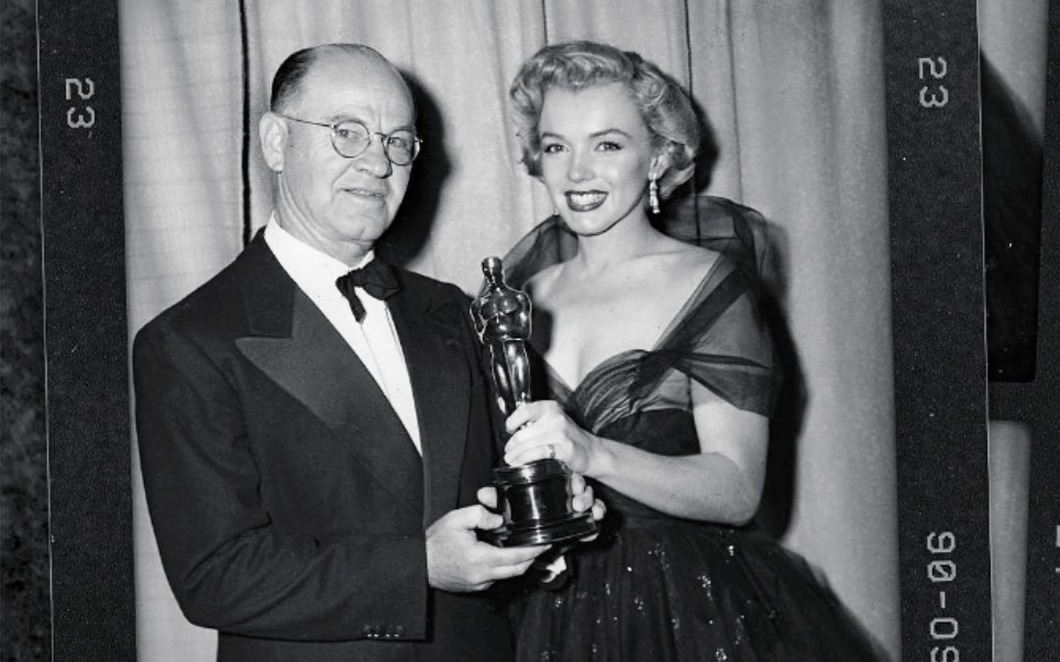 奥斯卡2024颁奖杨紫琼,奥斯卡最佳女主角颁奖杨紫琼