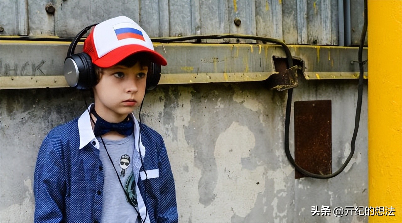 1599元!真我11发布:天玑6020+5000毫安+素皮后壳,小屏*党**新选择