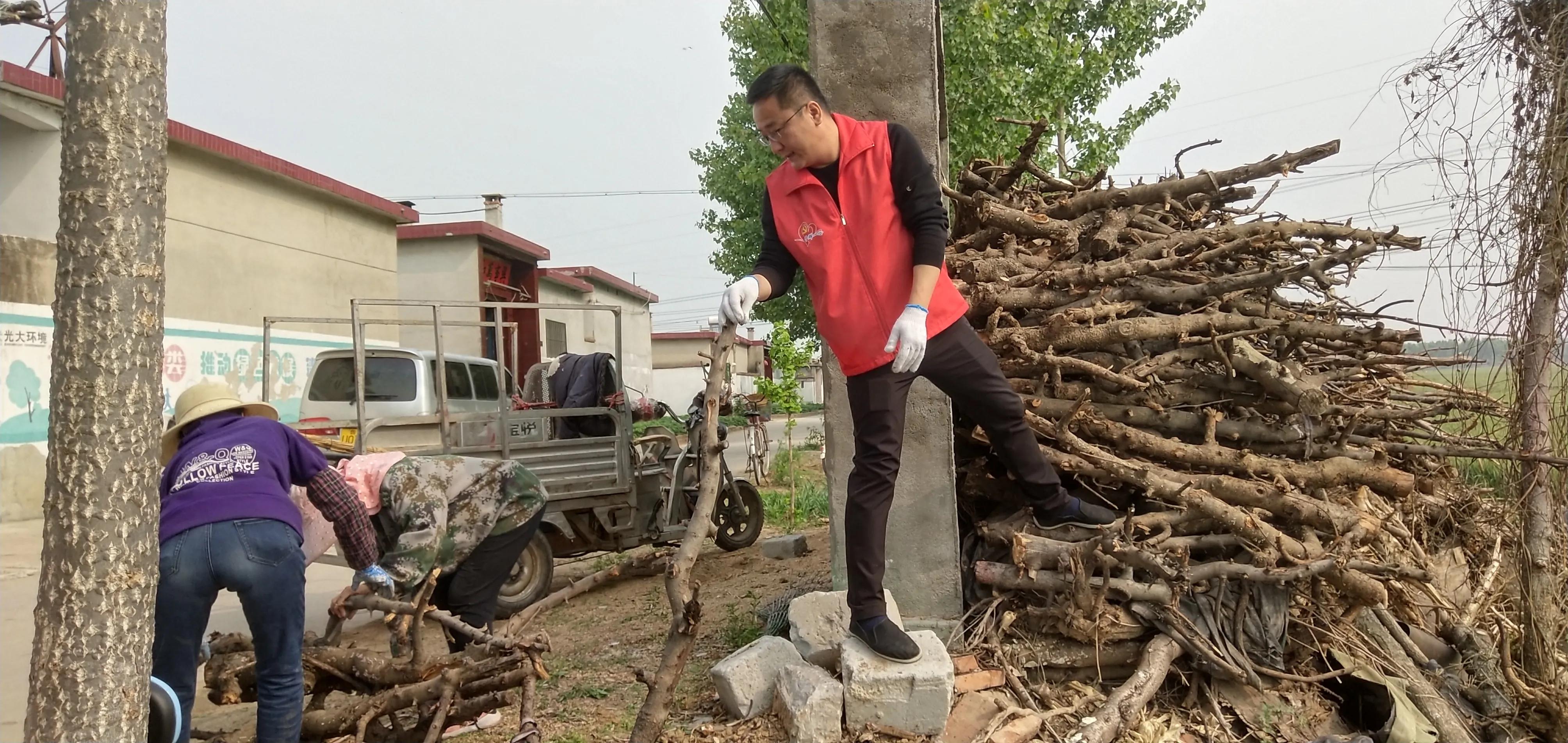 张磊村支书,村支书张磊