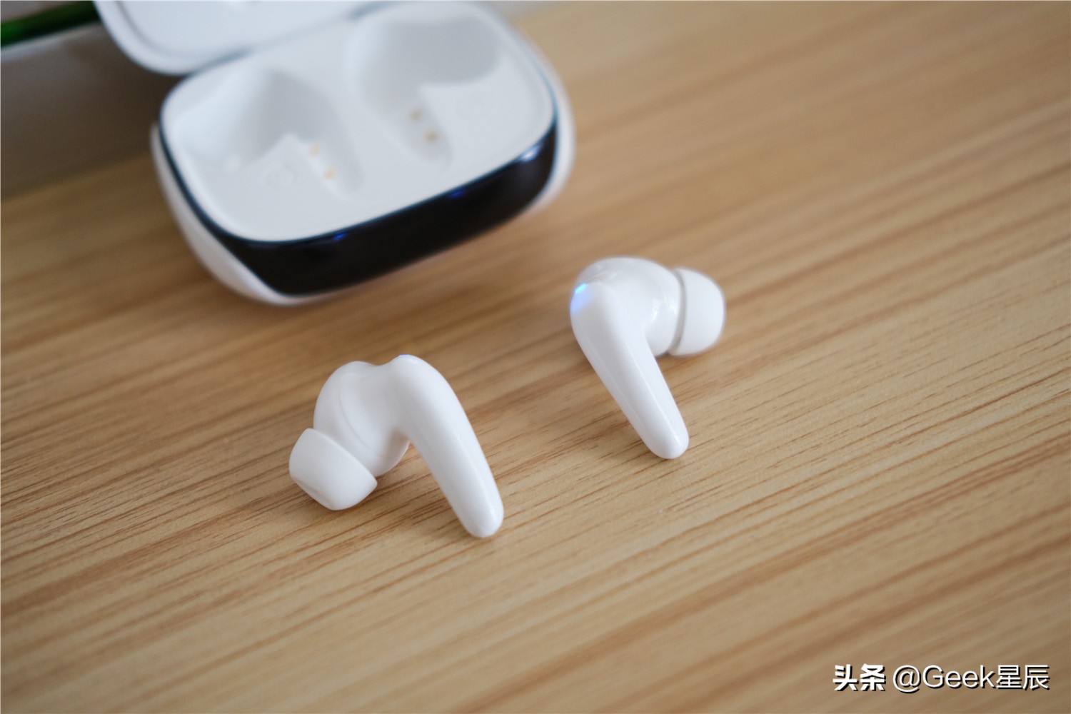 左点入耳助听器,左点听力助听器