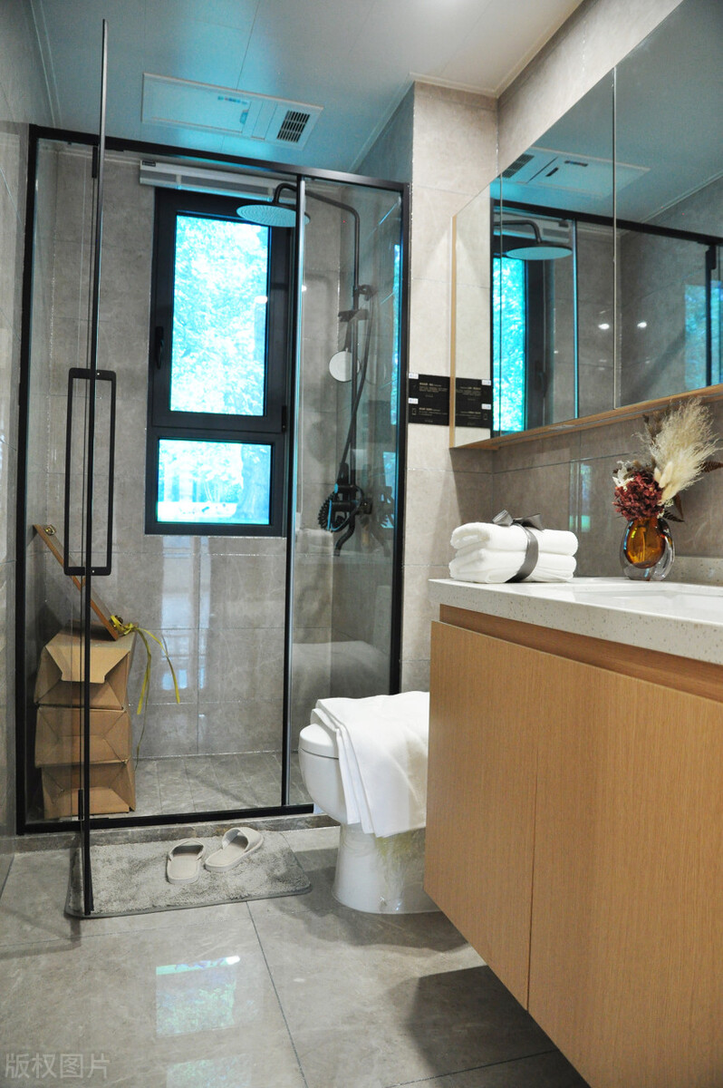 卫生间铝扣板吊顶选什么样子的,卫生间铝扣板吊顶如何装出高级感