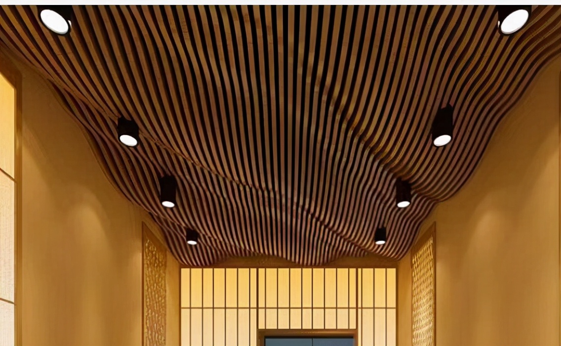 铝格栅顶部,喷涂铝格栅