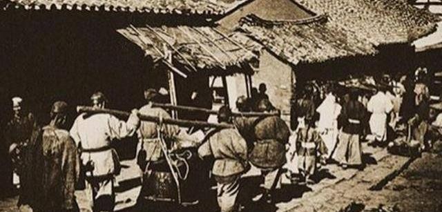 出殡灵车为什么不能停,灵车出殡全过程