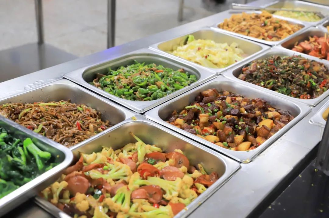 学校食堂事件后续家长最新消息,学校食堂与外卖员打起来事件新闻