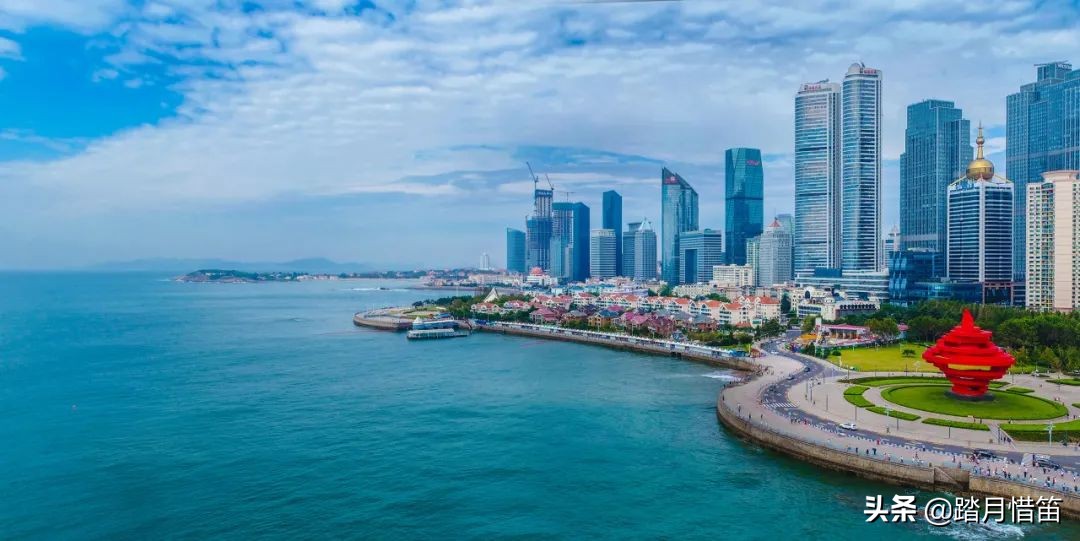 被誉为“东方瑞士”的青岛，有太多的海边浪漫