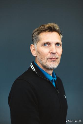 以十一位艺术家的镜头为眼重新“想像荷兰”