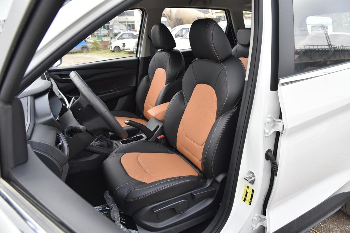 五菱宏光s31.5t试驾,2022年新款五菱宏光s3豪华商务版