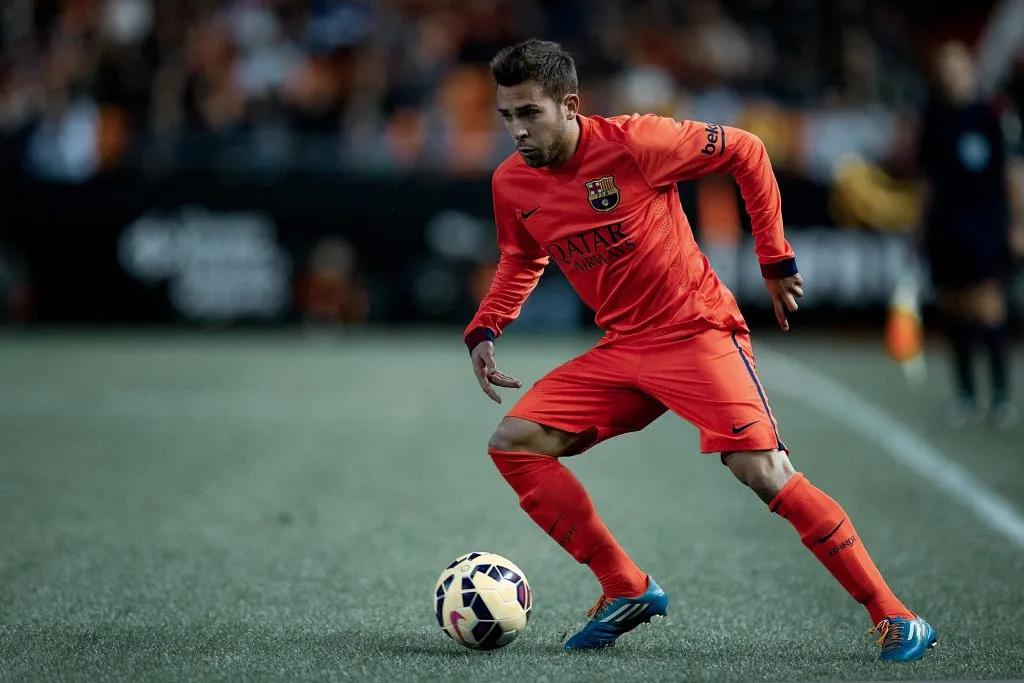 从阿尔维斯到阿尔维斯,巴萨的边后卫为什么这么难踢?