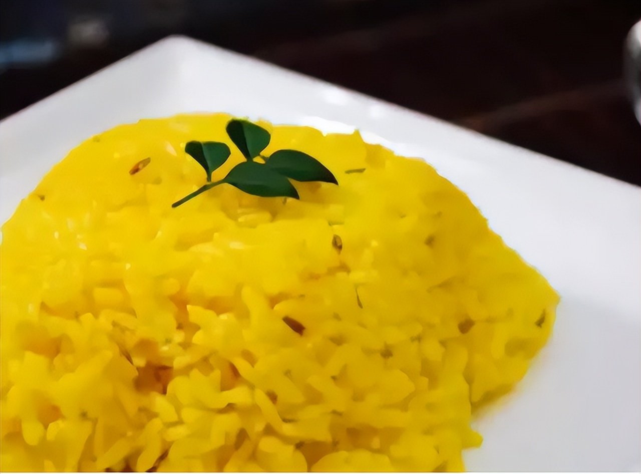 有少许发黄的大米吃起来会致癌吗,发黄的大米是毒大米能致癌吗