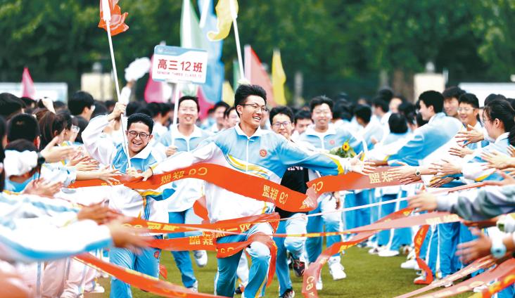 郑州发告诫函/郑州地铁12号线年底通车运营/今天河南高考各考点进行模拟演练/郑州交警发出倡议