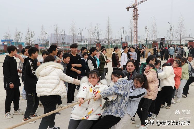 学校拔河比赛点面结合,学校拔河比赛精彩瞬间