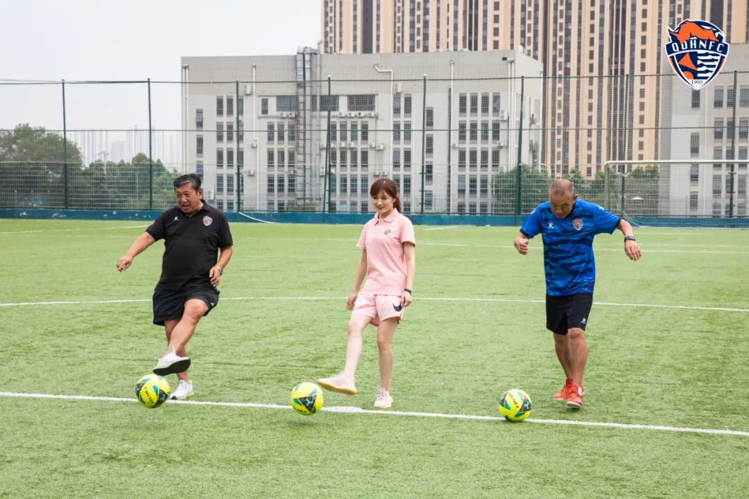 “球动一夏”！青岛海牛第18届足球研学夏令营开营