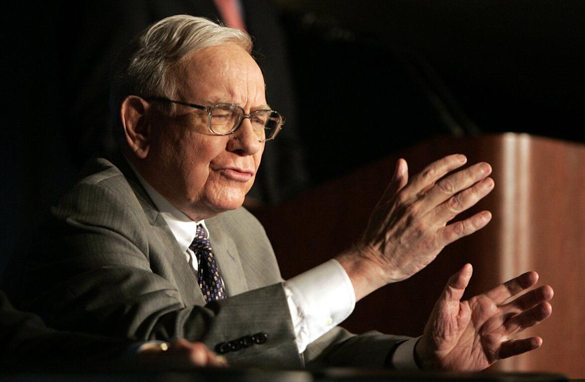 “股神”巴菲特忠告：没钱没人脉，牢记3件事是开启致富捷径